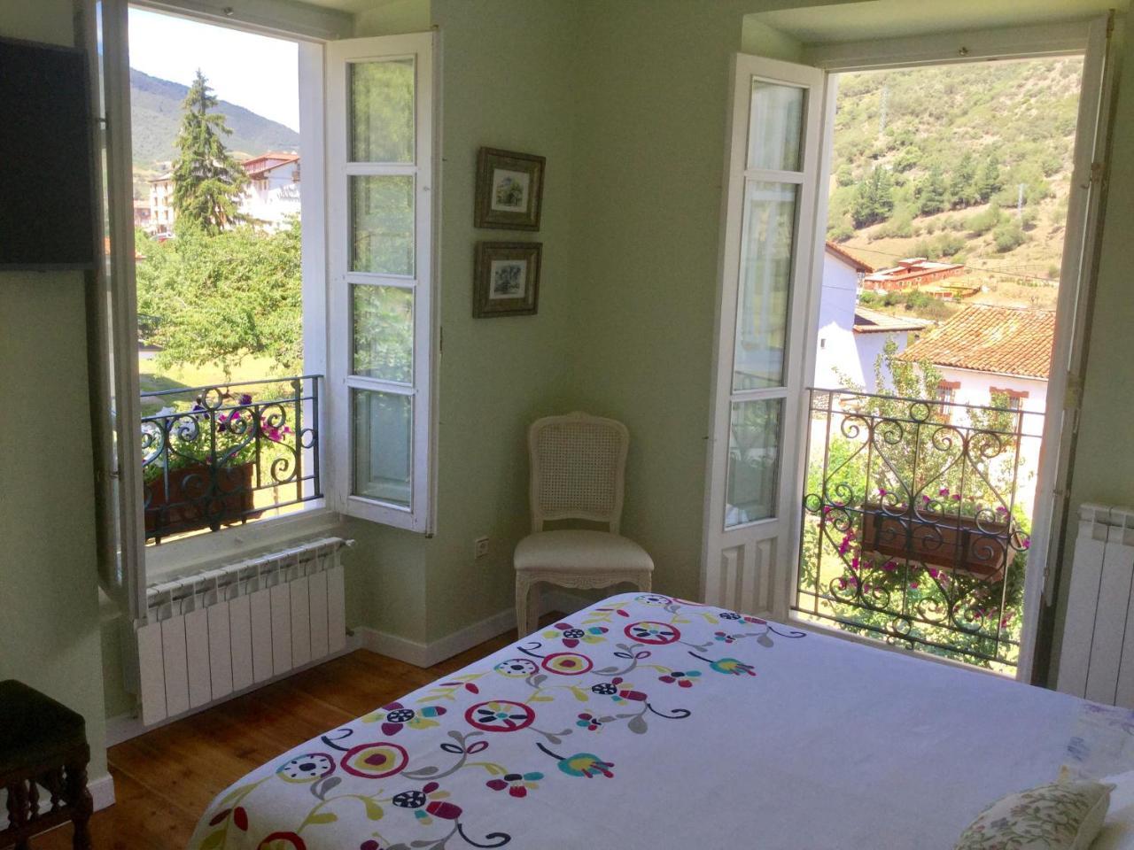Villa Elena Потес Екстериор снимка